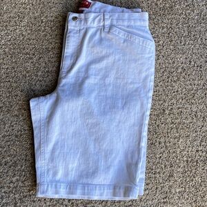 Chaps women’s white Bermuda shorts size 12